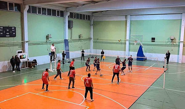 Beylikova'da Kurumlar Arası Voleybol Turnuvası heyecanı