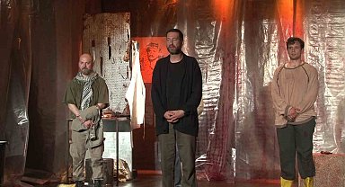 Beyoğlu Emniyet Müdürlüğü polis teşkilatı için sahnelenen 'Maskeliler' oyunu ilgi gördü