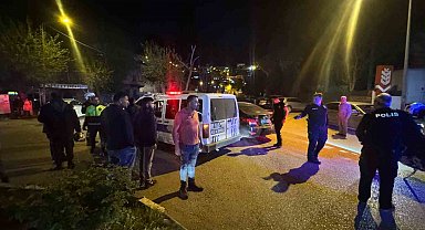 Bıçaklı kavgayı polis havaya ateş açarak sonlandırdı