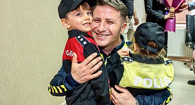 Bilecik'te anaokulu öğrencilerinden polislere 181'inci yıl sürprizi