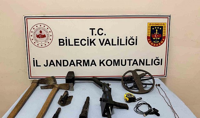 Bilecik'te define operasyonu: 3 şüpheli suçüstü yakalandı