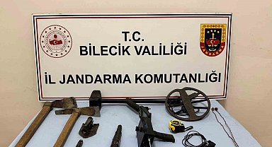 Bilecik'te define operasyonu: 3 şüpheli suçüstü yakalandı