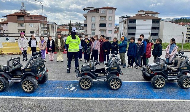 Bilecik'te öğrencilere uygulamalı trafik eğitimi