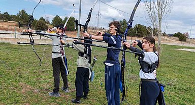 Bilecik'te okçuluk antrenmanları devam ediyor