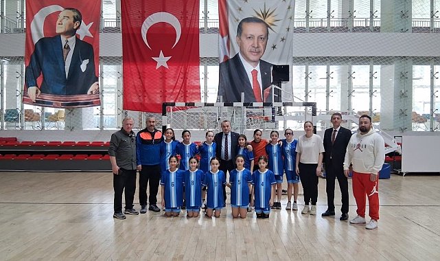 Bilecik'te Okul Sporları Hentbol Küçük Kızlar Yarı Final Grup Müsabakaları başladı
