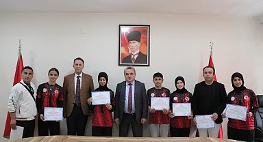 Bilecik'te sporculara başarı belgesi verildi