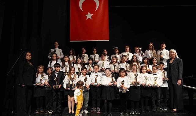 Bilecikli genç sanatçılar Bursa'daki müzik festivalinde sahne aldı