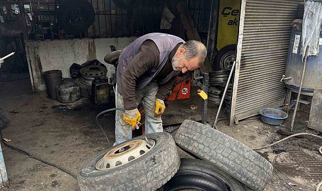 Bingöl'de havalar ısınmadı lastik değişimi gecikti: Sürücüler beklemede