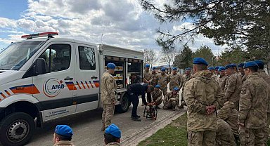 Bingöl'de jandarma personeline enkazda arama kurtarma eğitimi