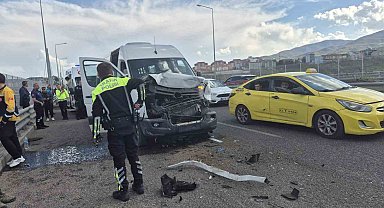 Bingöl'de zincirleme kaza: 3 yaralı
