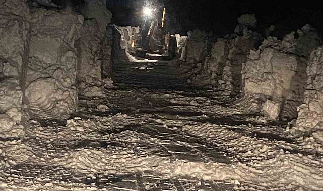 Bitlis'te karda mahsur kalan 112 ekibi kurtarıldı
