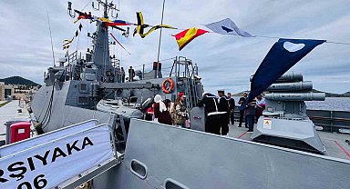 Bodrum'da askeri gemi kapısını çocuklara açtı