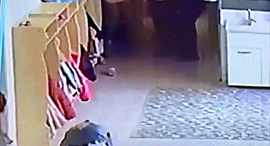 Boğazına yemek kaçan öğretmenin yardımına meslektaşı koştu