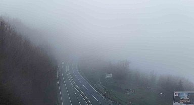 Bolu Dağı'nda sis ve sağanak etkili oluyor