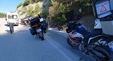 Bolu'da motosikletler peş peşe kaza yaptı: 2 yaralı