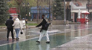 Bolu'da sağanak yağış etkili oldu