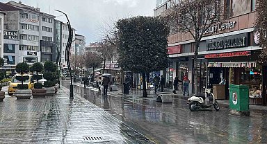 Bolu'da yağmur ve fırtına etkili oldu