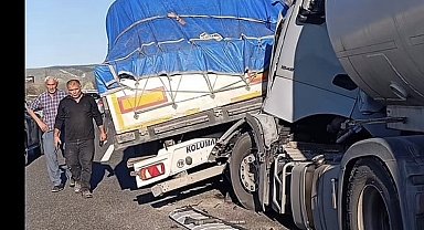 Bozüyük'te 2 tır çarpıştı, 1 yaralı