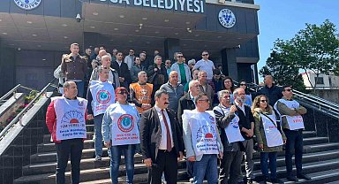 Buca ve Karşıyaka belediyelerinde memurlar iş bırakma eyleminde