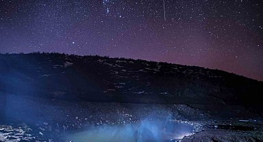 Budaklı Kaplıcaları, geceyi aydınlatan yıldızlarla güzel görüntüler oluşturdu