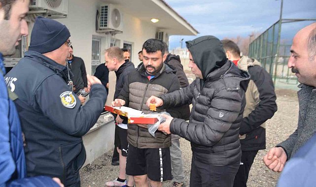 Bulanık'ta protokol ve polis sahada buluştu
