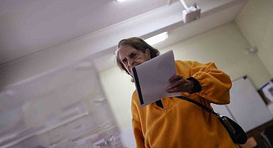 Bulgaristan'da halk son 5 yılın sekizinci genel seçimi için sandık başında