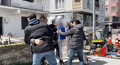 Burdur'da 5.7 büyüklüğündeki deprem tatbikatında gerçeği aratmayan görüntüler