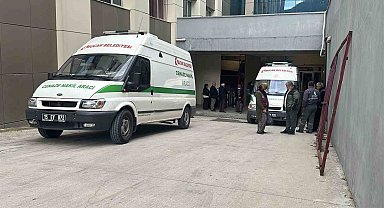 Burdur'daki 7 canın yitip gittiği kazada hastane morgu önünde acı bekleyiş