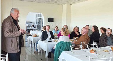 Burhaniye'de Yüksek Öğrenim Derneği üyeleri kahvaltıda buluştu