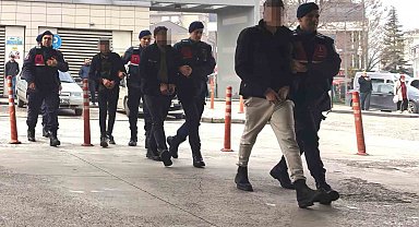 Bursa'da 7 bağ evini soyan şüpheliler JASAT'tan kaçamadı