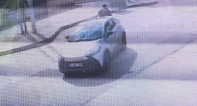 Bursa'da cip ile motosiklet çarpıştı, 2 kişi yaralandı: Kaza anı kamerada