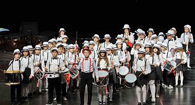 Bursa'da çocukların sesi senfoniyle yükseldi