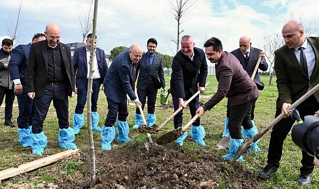 Bursa'nın fethinin 700'üncü yılında Karacabey'de fidanlar toprakla buluştu