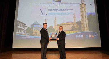 BUÜ'de Türkçenin geleceği konuşuldu