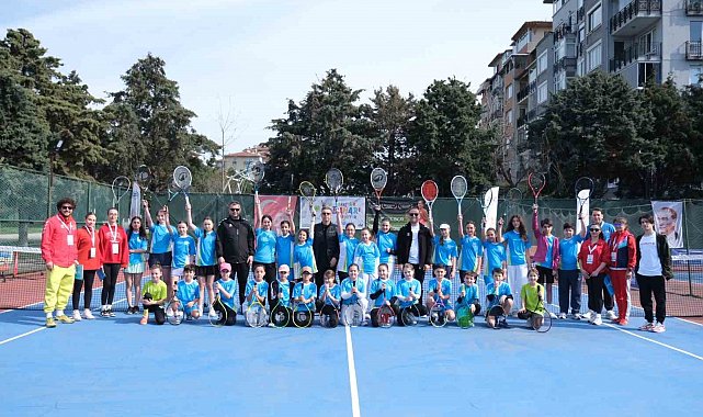 Büyükçekmece'de Bahar Şenliği'nde tenis heyecanı zirve yaptı