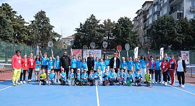 Büyükçekmece'de Bahar Şenliği'nde tenis heyecanı zirve yaptı