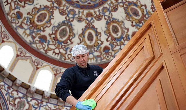 Büyükşehir camilerde temizlik çalışmalarını sürdürüyor