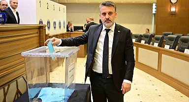 Büyükşehir'in başkanvekili 61 oyla Şahin Biba oldu