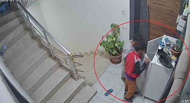 Çalınan ayakkabılarının peşine düşen adam, çocuk hırsızların evinde onlarca ayakkabıyla karşılaştı