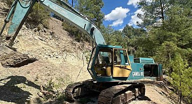 Çameli Belediyesi heyelan sonucu kapanan yolları ulaşıma açtı