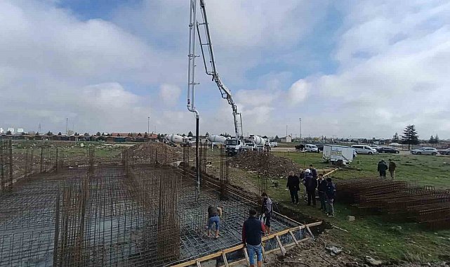 Cami temeli protokol üyelerinin katılımıyla atıldı