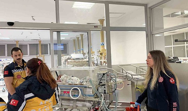Çanakkale'de 54 günlük bebek uçak ambulansla Ankara'ya sevk edildi