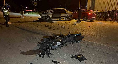 Çanakkale'de otomobil ile motosiklet çarpıştı: 3 kişi yaralandı