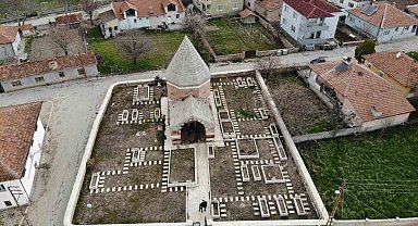 Çandır'daki 5 asırlık türbe tarihe ışık tutuyor