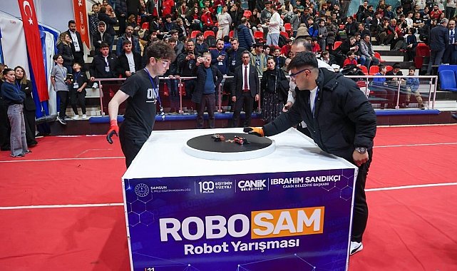 Canik'te gençler robotlarıyla sahneye çıkıyor