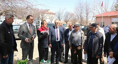 Çayırlı'da 133 çiftçiye 10 ton yonca tohumu desteği