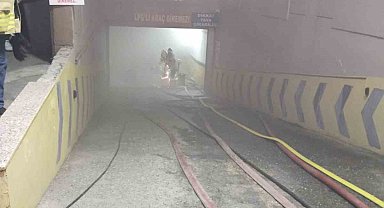 Çekmeköy'de park halindeki araçta yangın çıktı