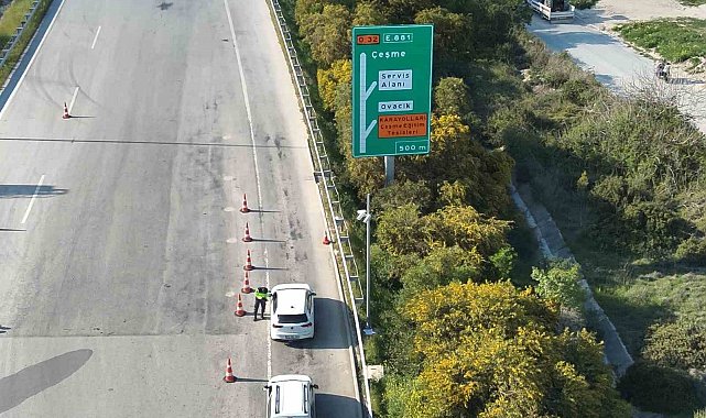Çeşme gişelerinde dron destekli trafik denetimi devam ediyor