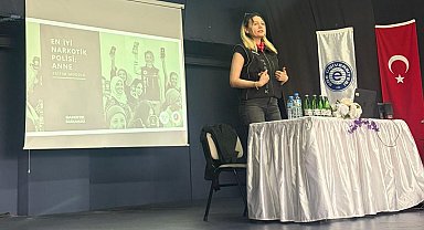 Çeşme'de üniversite öğrencileri ve personeline KADES ile narkotik eğitimi verildi