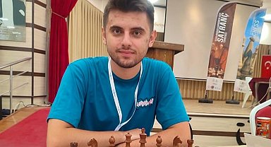 Çeşmeli satranç oyuncusu Talat Yıldız'dan Almanya'da büyük başarı